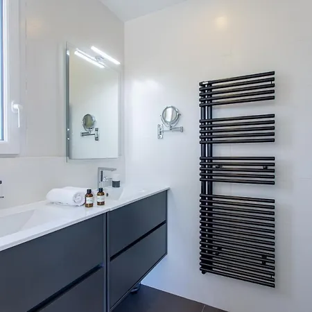 Hibiscus Penthouse Apartment